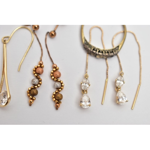 47 - TWO PAIRS OF EARRINGS, A SINGLE EARRING AND A RING, to include a pair of cubic zirconia set chain dr... 