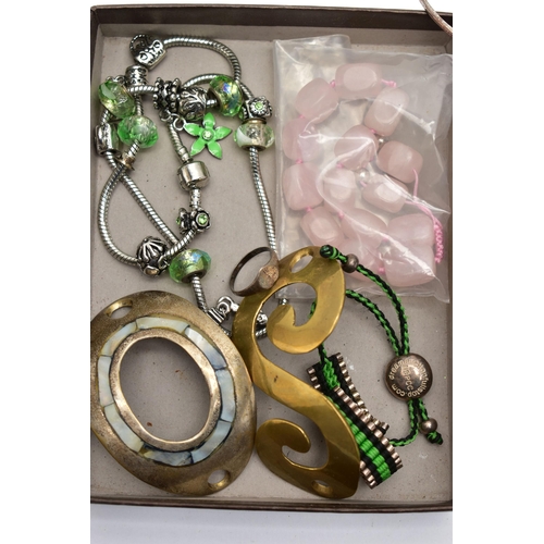 63 - A SMALL BOX OF JEWELLERY, to include a 'Links London' bracelet, hallmarked Edinburgh, a heart signet... 