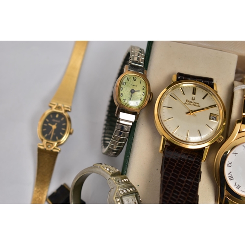 65 - A 'GUCCI' WRISTWATCH AND OTHER ASSORTED WATCHES,  quartz movement, round white dial signed 'Gucci', ... 