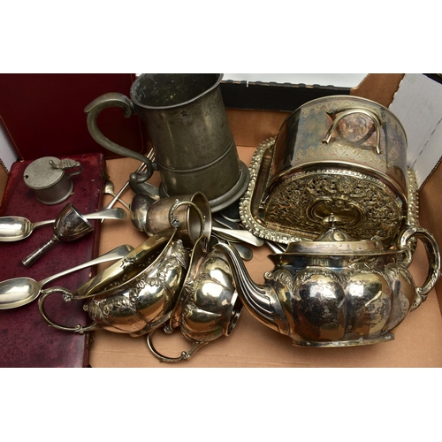 80 - A GEORGE IV SILVER CADDY SPOON AND ASSORTED WHITE METAL WARE, the fiddle pattern caddy spoon, with s... 