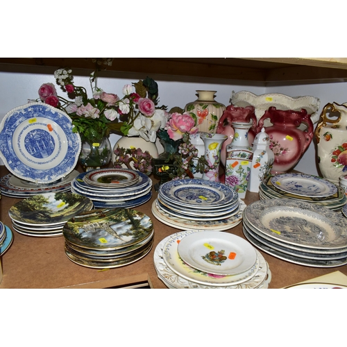 454 - A QUANTITY OF BOXED AND LOOSE COLLECTORS PLATES BY WEDGWOOD, COALPORT, ETC AND OTHER ASSORTED LOOSE ... 