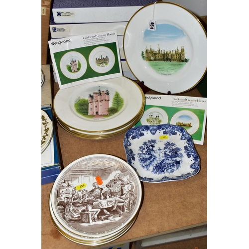 454 - A QUANTITY OF BOXED AND LOOSE COLLECTORS PLATES BY WEDGWOOD, COALPORT, ETC AND OTHER ASSORTED LOOSE ... 