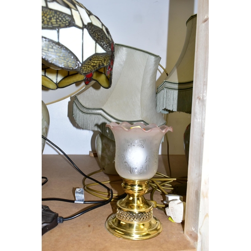 457 - ELEVEN ASSORTED TABLE LAMPS AND BRASS OIL LAMPS, including a reproduction Tiffany style leaded glass... 