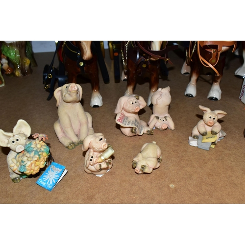 458 - FOUR CERAMIC HORSES WITH CARTS / DREYS AND A QUANTITY OF BOXED AND LOOSE PIGGIN' FIGURES, ETC, the P... 