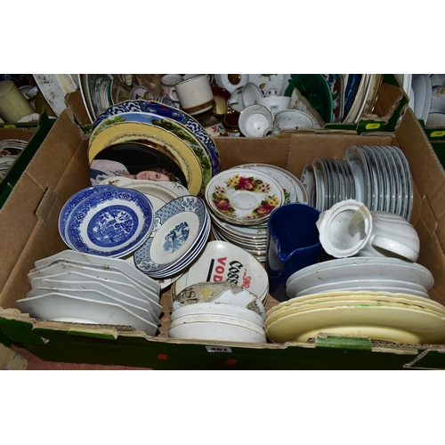 461 - SEVEN BOXES AND LOOSE CERAMICS, ETC, including a quantity of assorted miscellaneous saucers, tea pla... 