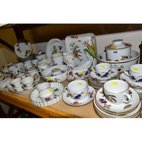 546 - AN EXTENSIVE ROYAL WORCESTER 'EVESHAM' DINNER SERVICE, comprising two oval tureens and covers, an ov... 