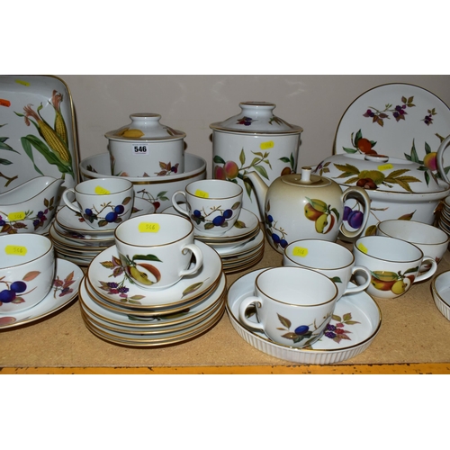 546 - AN EXTENSIVE ROYAL WORCESTER 'EVESHAM' DINNER SERVICE, comprising two oval tureens and covers, an ov... 