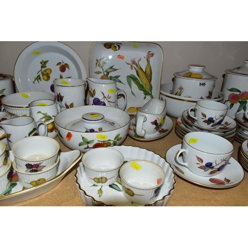 546 - AN EXTENSIVE ROYAL WORCESTER 'EVESHAM' DINNER SERVICE, comprising two oval tureens and covers, an ov... 