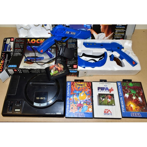 263 - SEGA MEGADRIVE CONSOLE, GAMES AND LOCK ON LIGHT GUNS, games include Sonic The Hedgehog 2, Vectorman,... 