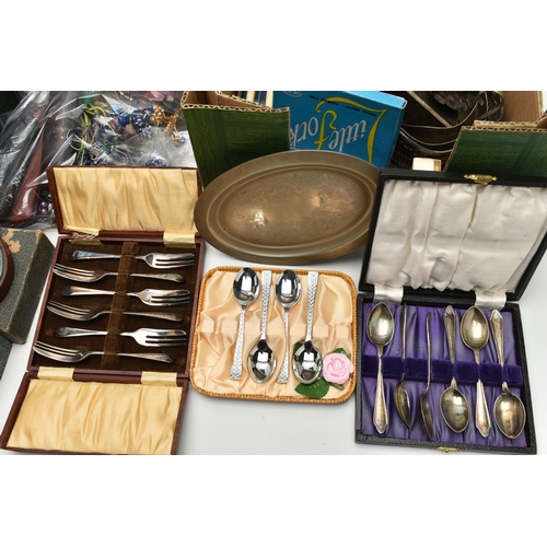 134 - TWO BOXES OF ASSORTED CUTLERY AND COSTUME JEWELLERY, to include a box of assorted loose cutlery, a b... 