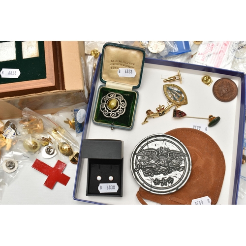 147 - A CASED SET OF SILVER STAMPS AND A BOX OF PIN BADGES, 'The Stamps of Royalty' silver stamp collectio... 