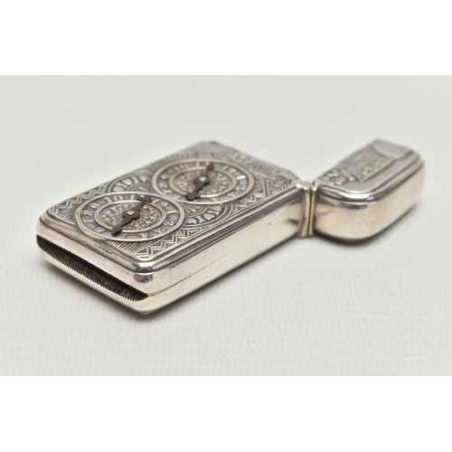 218 - AN EARLY 20TH CENTURY AMERICAN GORHAM CO SILVER PLATED NOVELTY VESTA CASE, the front with King of He... 