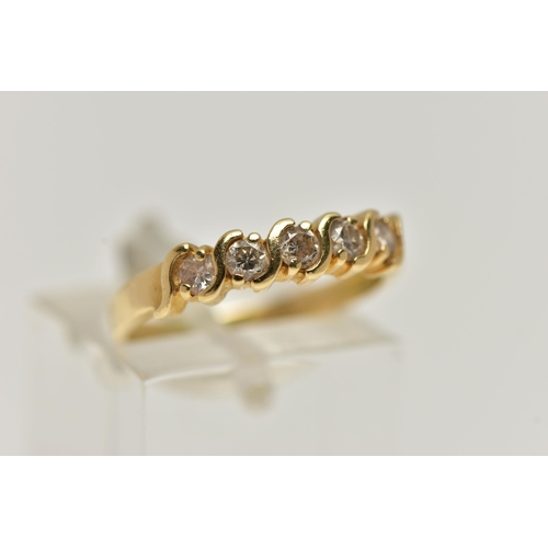 33 - A YELLOW METAL FIVE STONE DIAMOND RING, five round brilliant cut diamonds, estimated total diamond w... 