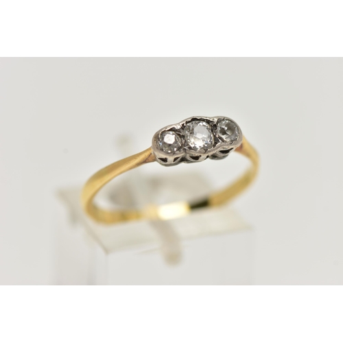 68 - A THREE STONE DIAMOND RING, three old cut diamonds, approximate total diamond weight 0.30ct, set in ... 