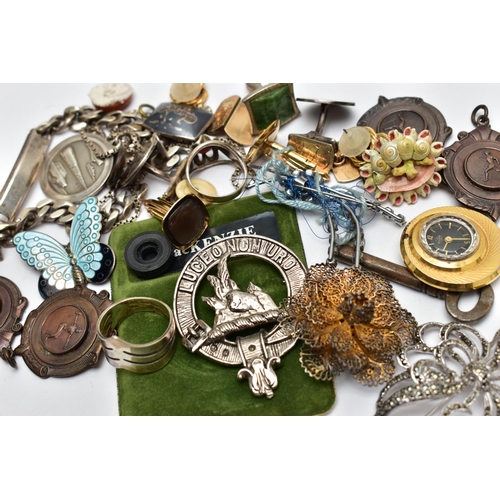 88 - A SMALL BOX OF ASSORTED JEWELLERY, to include a silver light blue guilloche enamel butterfly brooch,... 