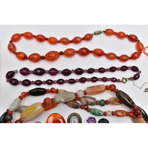 89 - A BAG OF ASSORTED SEMI-PRECIOUS GEMSTONE JEWELLERY, to include a long banded agate, carnelian and av... 