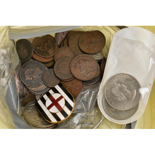 125 - A 9CT GOLD MASONIC MEDAL AND A SMALL BOX OF MEDALS AND COINS, to include a 9ct gold Masonic medal, p... 