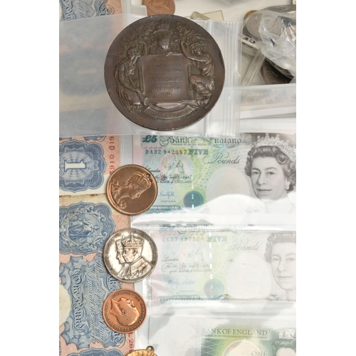 159 - TWO PLASTIC TRAYS OF MIXED COINAGE AND BANKNOTES, to include an 1892 USA Barber Half Dollar coin, tw... 