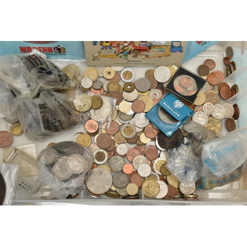 159 - TWO PLASTIC TRAYS OF MIXED COINAGE AND BANKNOTES, to include an 1892 USA Barber Half Dollar coin, tw... 