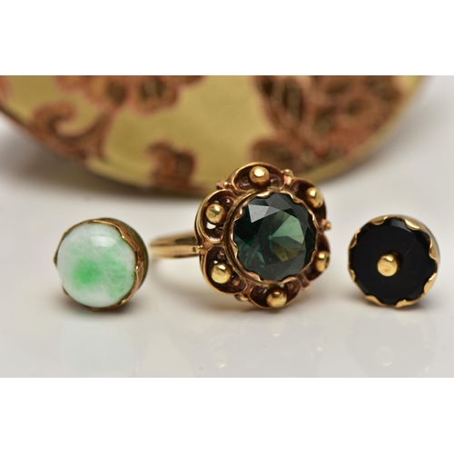 24 - A 14CT GOLD, INTERCHANGABLE GEMSTONE RING, of a flower shape with beaded detail, to the centre is a ... 