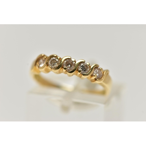 33 - A YELLOW METAL FIVE STONE DIAMOND RING, five round brilliant cut diamonds, estimated total diamond w... 