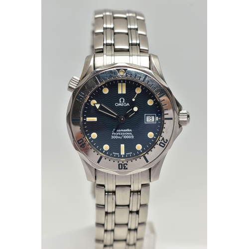 67 - A GENTS 'OMEGA SEAMASTER' WRISTWATCH, quartz movement, round black dial signed 'Omega, Seamaster Pro... 