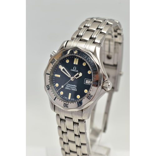 67 - A GENTS 'OMEGA SEAMASTER' WRISTWATCH, quartz movement, round black dial signed 'Omega, Seamaster Pro... 