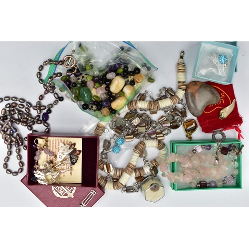 95 - A SMALL BAG OF JEWELLERY AND BEADS, to include a pair of white metal butterfly drop earrings, with f... 