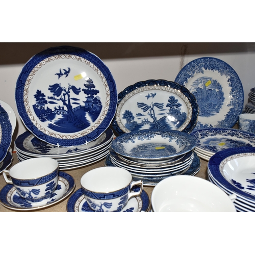 371 - A LARGE QUANTITY OF BLUE AND WHITE DINNERWARE, comprising Royal Doulton The Majestic Collection Boot... 