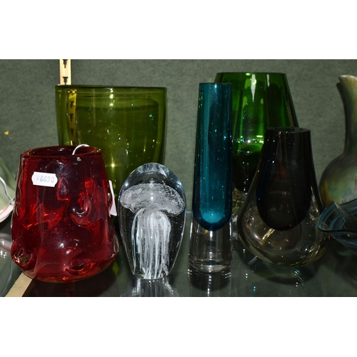 382 - A GROUP OF ART GLASS WARES AND CERAMICS, eight pieces to include a Whitefriars knobbly ruby vase no ... 