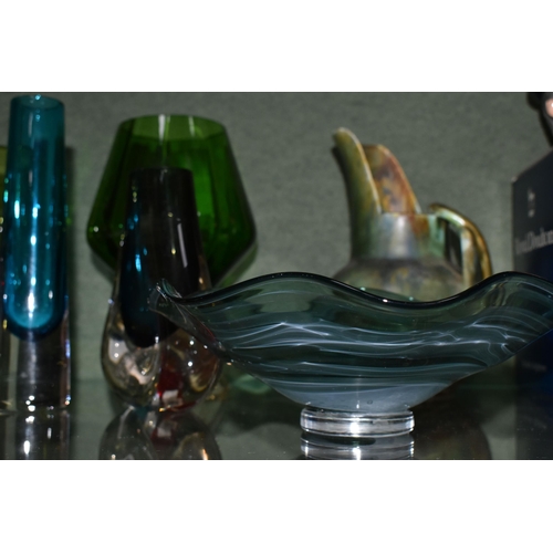 382 - A GROUP OF ART GLASS WARES AND CERAMICS, eight pieces to include a Whitefriars knobbly ruby vase no ... 