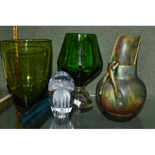 382 - A GROUP OF ART GLASS WARES AND CERAMICS, eight pieces to include a Whitefriars knobbly ruby vase no ... 