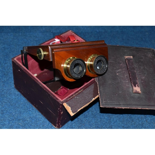 423 - AN R & J BECK ACHROMATIC STEREOSCOPE, patent mirror No. 2120, mirror stereoscope by R & J Beck, maho... 