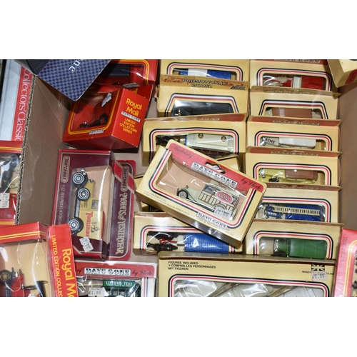 464 - A BOX OF BOXED DIE CAST VEHICLES, to include a Dinky Toys Customised Stingray model no 206, Corgi Co... 