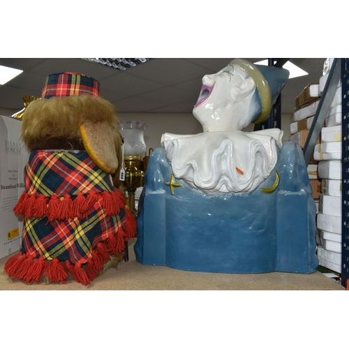 468 - A LARGE MODEL WOMBLE 'UNCLE BULGARIA', height 50cm no makers label, together with a fibreglass clown... 