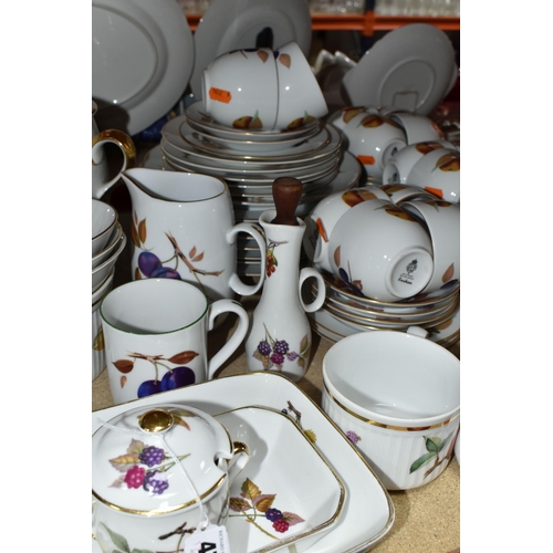 470 - A LARGE QUANTITY OF ROYAL WORCESTER 'EVESHAM' PATTERN DINNERWARE, comprising four lidded casserole p... 