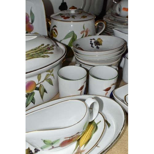 470 - A LARGE QUANTITY OF ROYAL WORCESTER 'EVESHAM' PATTERN DINNERWARE, comprising four lidded casserole p... 