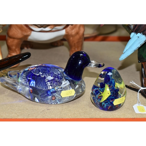 477 - A GROUP OF CERAMICS AND GLASS PAPERWEIGHTS, comprising a Guiness G0052 Heritage Toucan money box, a ... 