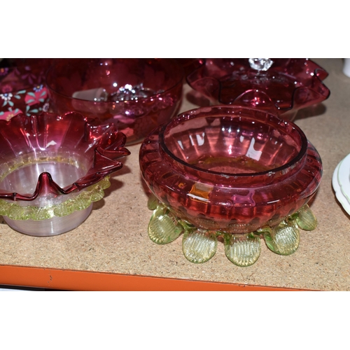 494 - A GROUP OF CRANBERRY GLASS, AND OTHER GLASS WARES, to include a cranberry and clear ribbed glass bow... 