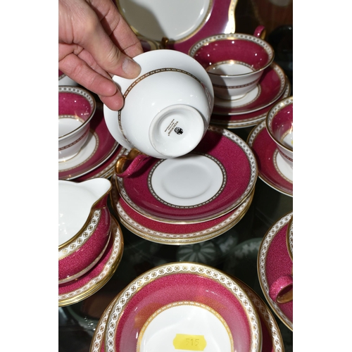 515 - A WEDGWOOD 'ULANDER' W1813 PATTERN TEA SET, comprising teapot, milk jug, covered sugar bowl, cake pl... 