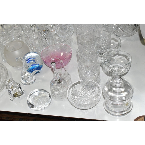 538 - A QUANTITY OF CUT CRYSTAL, to include a Dartington Crystal cheese board, a pink and gold mottled Cai... 