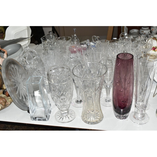 538 - A QUANTITY OF CUT CRYSTAL, to include a Dartington Crystal cheese board, a pink and gold mottled Cai... 