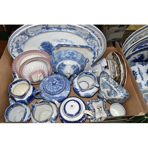 550 - THREE BOXES AND LOOSE BLUE AND WHITE CERAMICS, to include a large William Kent 'Ye Olde Foley Ware' ... 