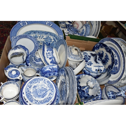 550 - THREE BOXES AND LOOSE BLUE AND WHITE CERAMICS, to include a large William Kent 'Ye Olde Foley Ware' ... 