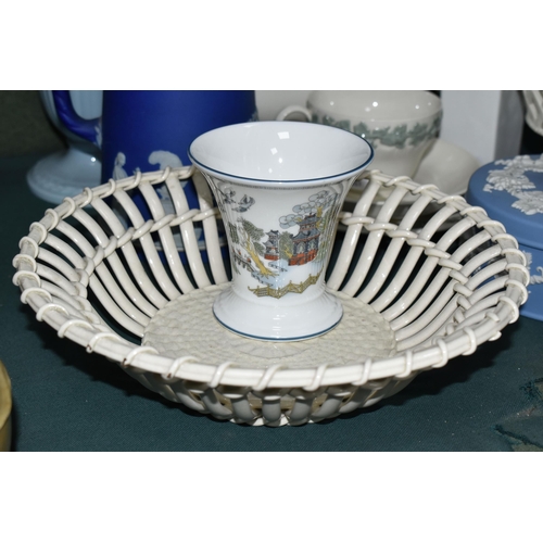 386 - A GROUP OF WEDGWOOD CERAMICS, to include a creamware basket (sd, repair and loss), two Embossed Quee... 