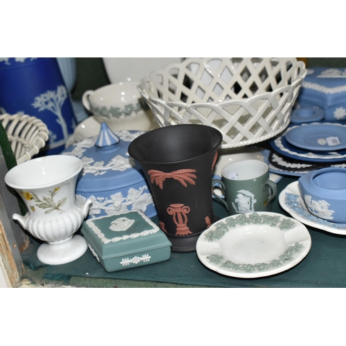 386 - A GROUP OF WEDGWOOD CERAMICS, to include a creamware basket (sd, repair and loss), two Embossed Quee... 