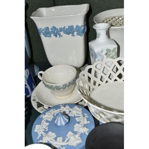 386 - A GROUP OF WEDGWOOD CERAMICS, to include a creamware basket (sd, repair and loss), two Embossed Quee... 