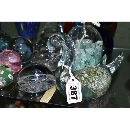 387 - A GROUP OF PAPERWEIGHTS AND OTHER DECORATIVE GLASS WARES, to include a Vetrerie Artistica TFZ Intern... 