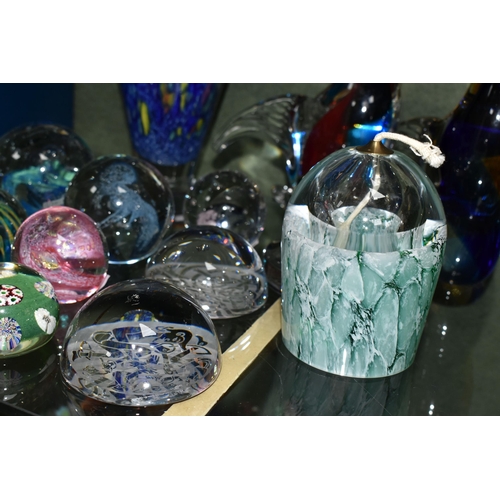 387 - A GROUP OF PAPERWEIGHTS AND OTHER DECORATIVE GLASS WARES, to include a Vetrerie Artistica TFZ Intern... 