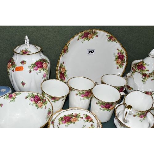 392 - A THIRTY SEVEN PIECE ROYAL ALBERT OLD COUNTRY ROSES TEA SET AND GIFTWARES, comprising a three tier c... 